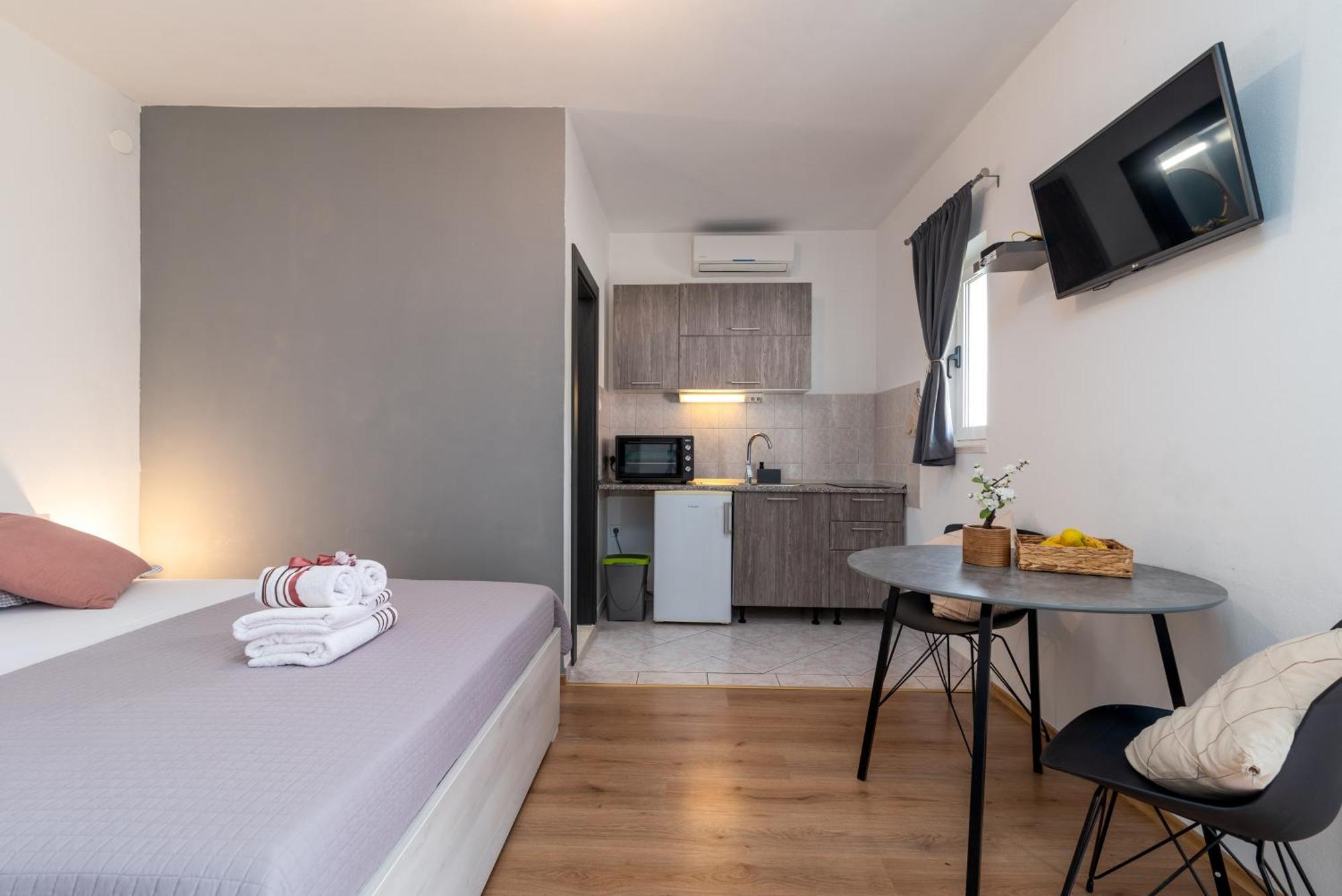 Studio Apartment Coce Трогір Екстер'єр фото