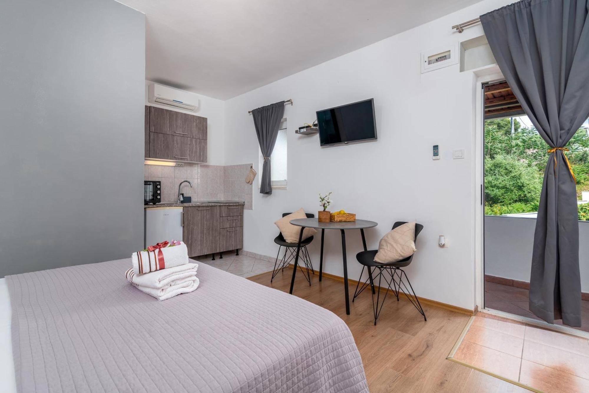 Studio Apartment Coce Трогір Екстер'єр фото